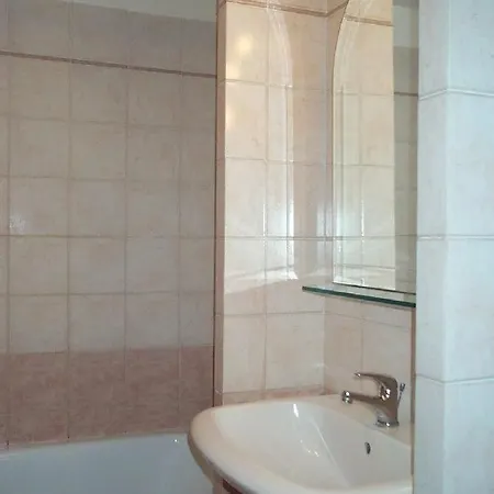 Trastevere, Tiburzi 2, Balcony, Ideally Located!!! *