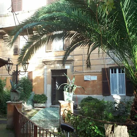 Daire Trastevere, Tiburzi 2, Balcony, Ideally Located!!! Roma