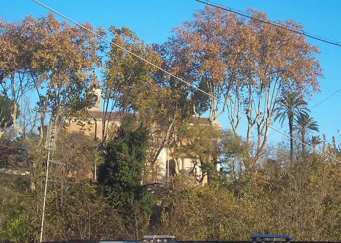 Trastevere, Tiburzi 2, Balcony, Ideally Located!!! *