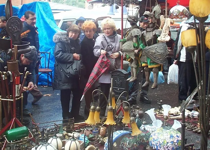 Trastevere, Tiburzi 2, Balcony, Ideally Located!!! Apartment Rome